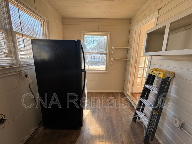 Building Photo - 1826 Clearwater Dr SE