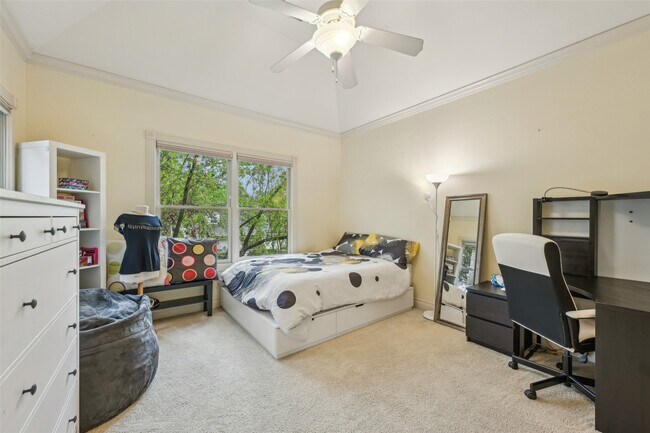 Building Photo - 4026 Villanova St