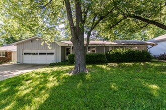 Building Photo - LEASING