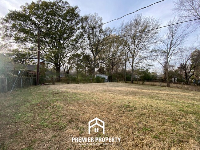 Building Photo - 4155 Windermere Rd