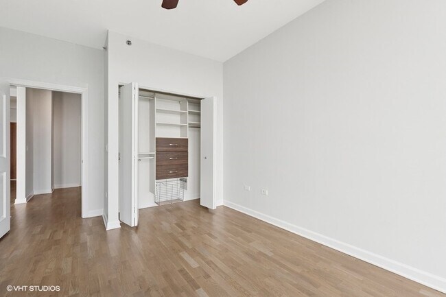 Building Photo - 1211 S Prairie Ave