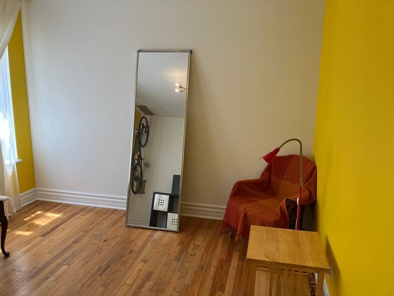 Building Photo - 4728 N Kenneth Ave