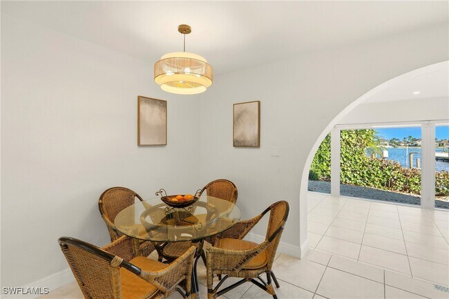 Building Photo - 339 Landmark St