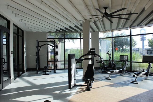 Building Photo - 9127 Research Blvd