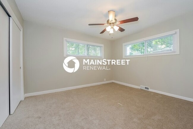 Building Photo - 3 Bedroom Pet-Friendly Home in Kansas City...