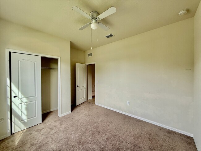 Building Photo - 5428 Animosh Ct