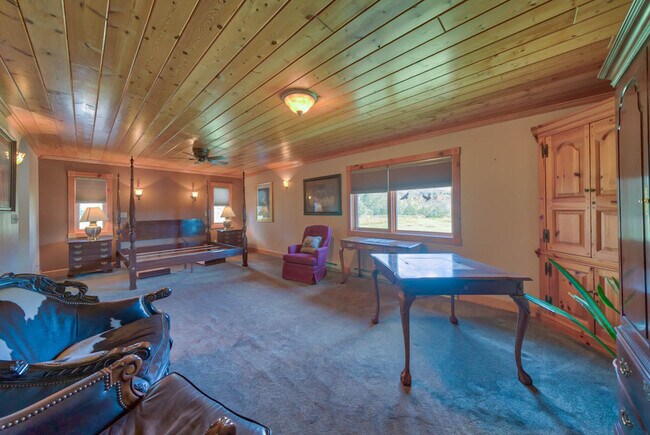 Building Photo - 9 Juniper Ln