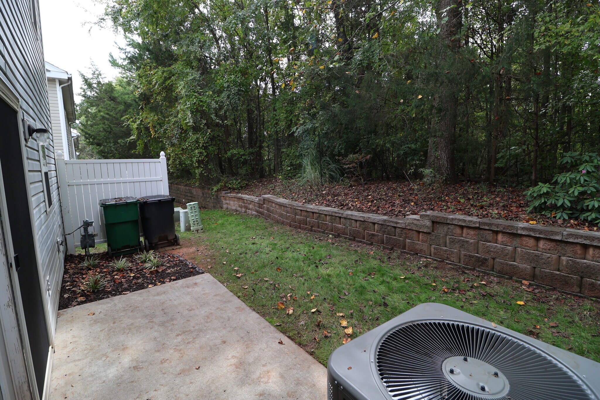 Building Photo - 10979 Princeton Village Dr