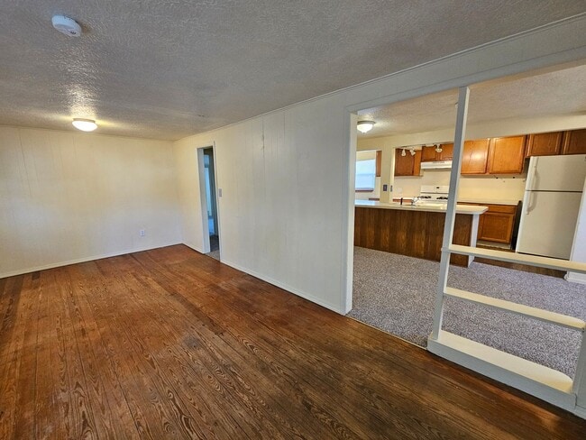 Building Photo - (2) Bed/(1) Bath in Core Norman Avail NOW! Video Tour!