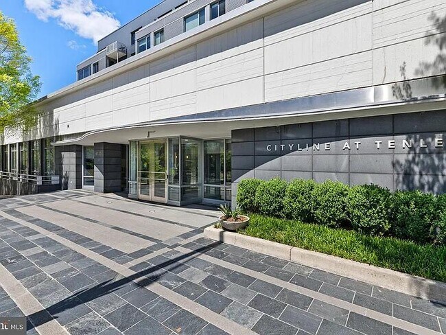 Building Photo - 4101 Albemarle St NW