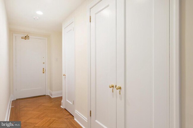 Building Photo - 1800 Rittenhouse Square