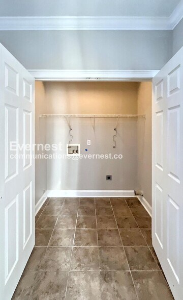 Building Photo - 13 Brown Estates Dr