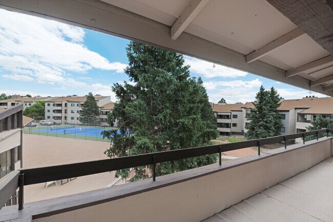 Building Photo - 6550 Delmonico Dr