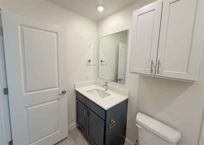 Building Photo - 13112 Maplewood Ave