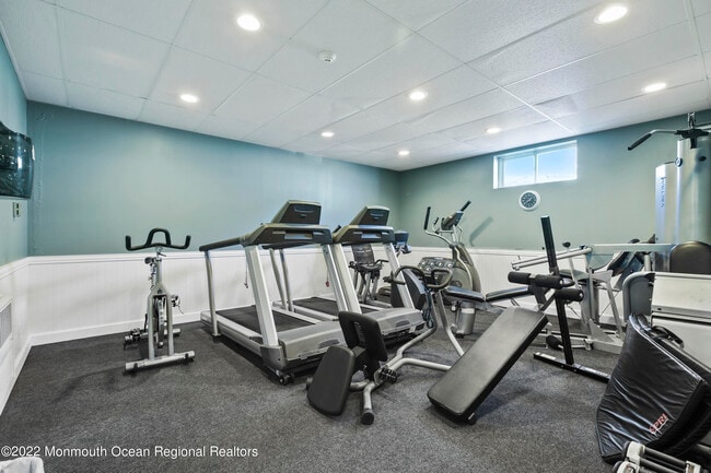 Building Photo - 675 Ocean Ave N