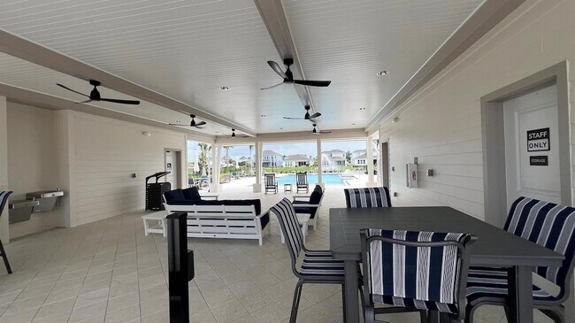 Building Photo - 584 Ranch Oak Cir