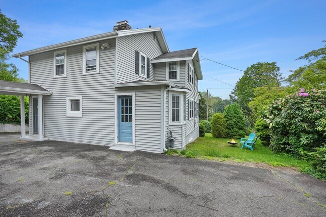 Building Photo - 481 Bronson Rd