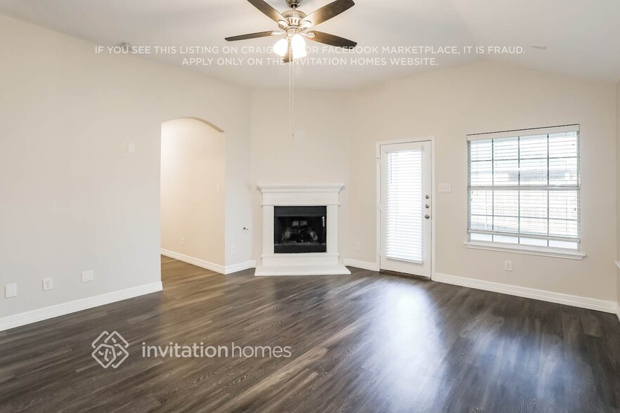 Building Photo - 9001 Heartwood Dr