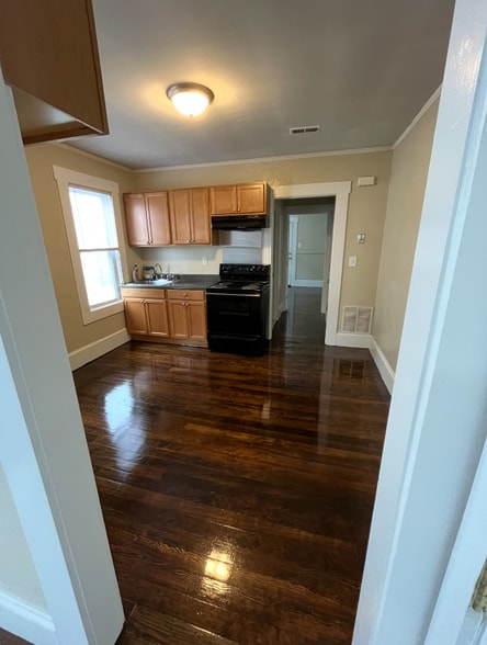 Primary Photo - 11 Wilmington St