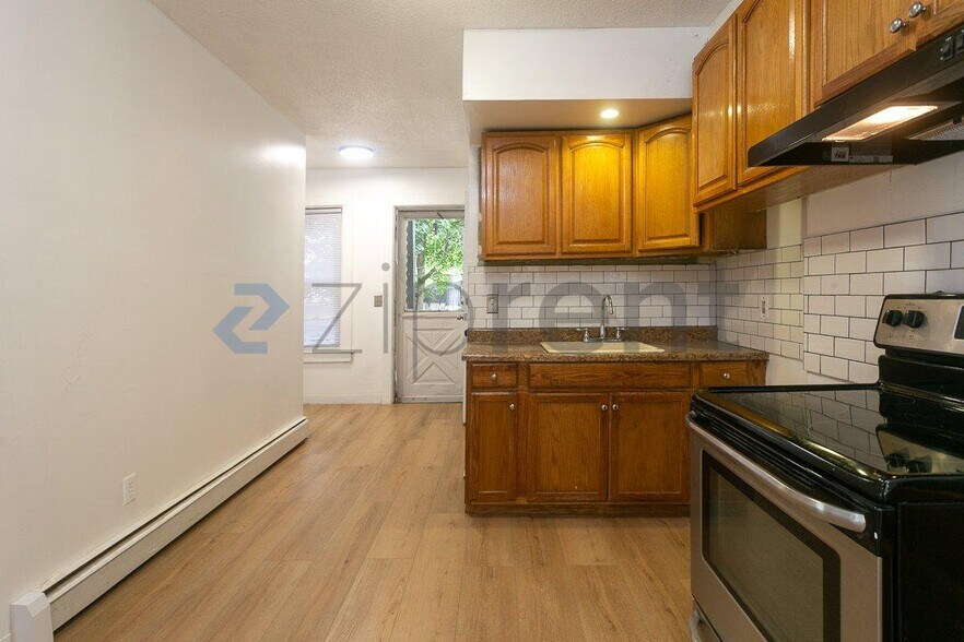 Building Photo - Unit 1L
