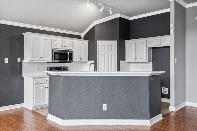 Building Photo - 7261 Decoy Ln