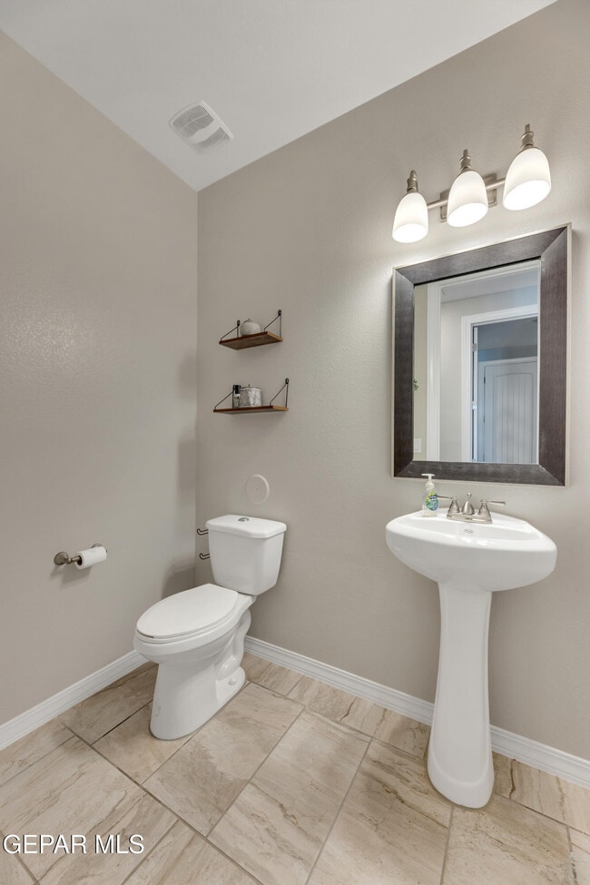 Building Photo - 912 Crystal Deer Dr