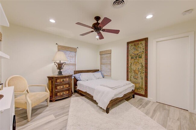 Building Photo - 3010 Conway St