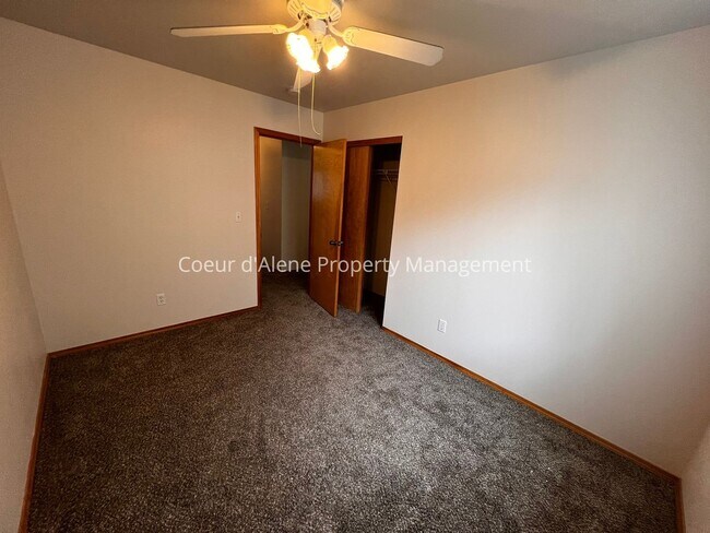 Building Photo - Updated 3 bed house in Davis Park