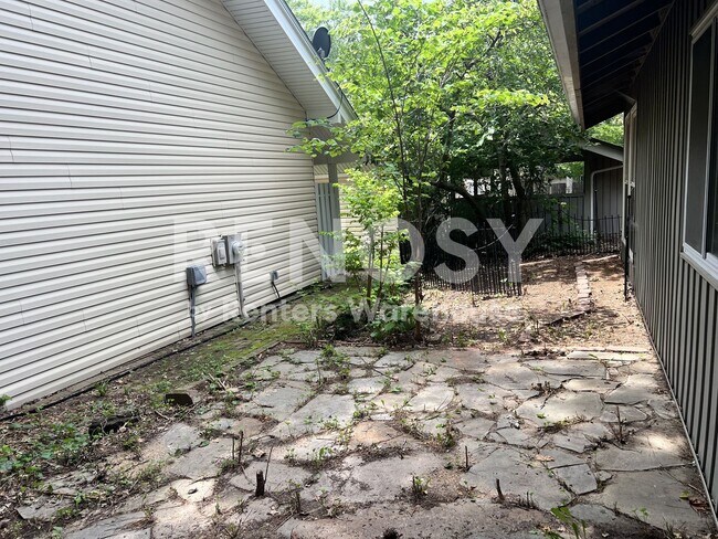 Building Photo - 1470 Pine Row Ct