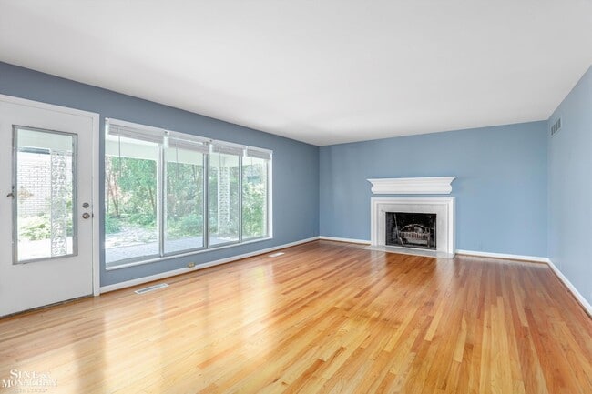 Building Photo - 15838 Windmill Pointe Dr