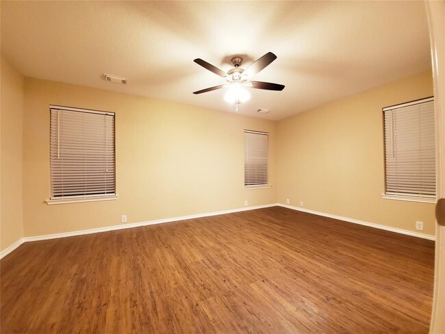 Building Photo - 10630 Sugar Trace Dr