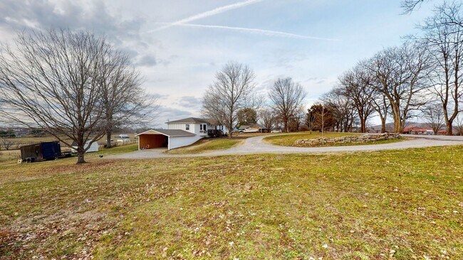 Building Photo - Stunning home situated on over 1 acre in North Thompson’s Station!