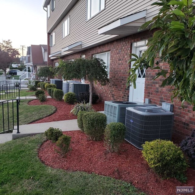 Building Photo - 635 Schuyler Ave