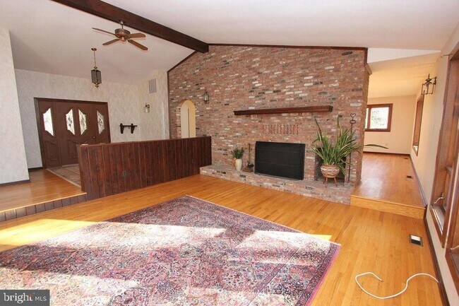 Building Photo - 10264 Greystone Rd