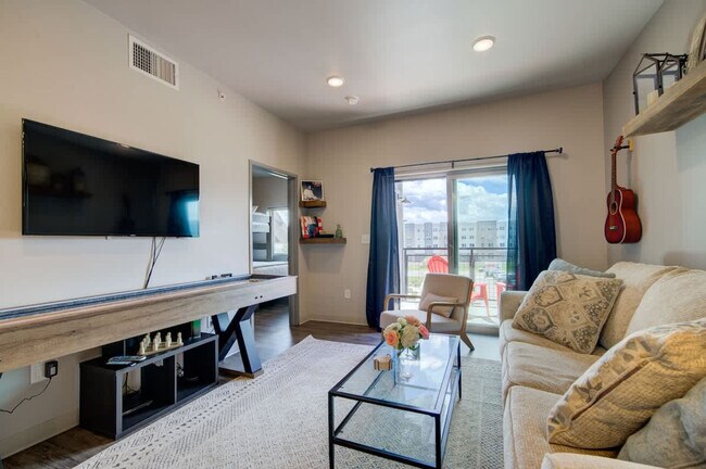 Building Photo - 2210 Remington Way