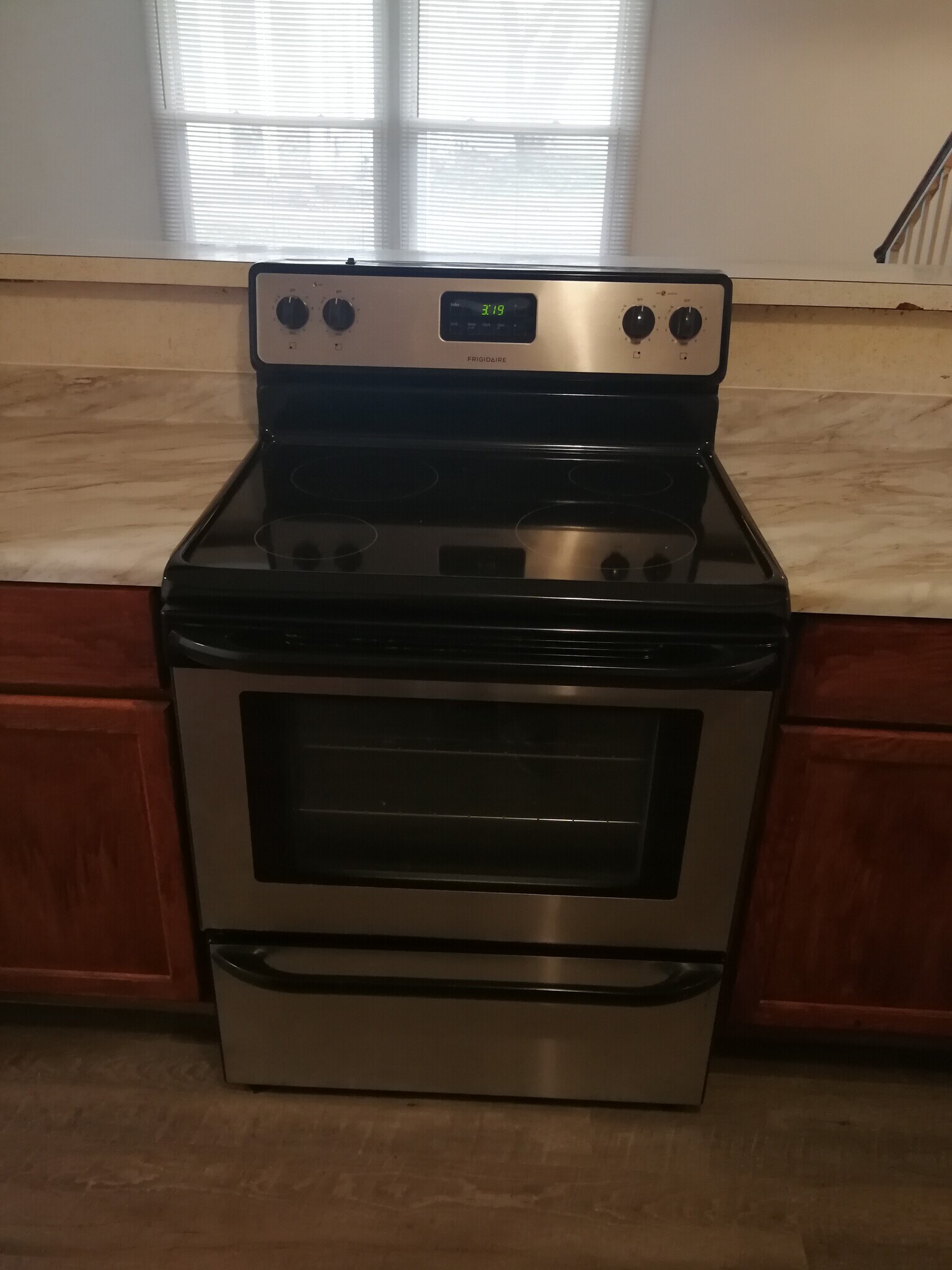 Building Photo - 1291 N Glen Cir