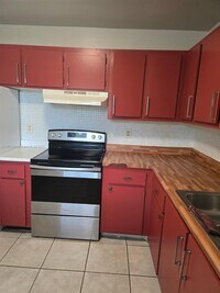 Building Photo - 314 S J St