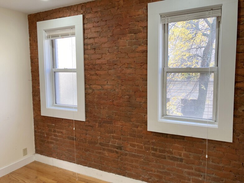 Building Photo - 45 Hemenway St