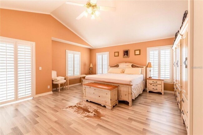 Building Photo - 987 Wellington Ct