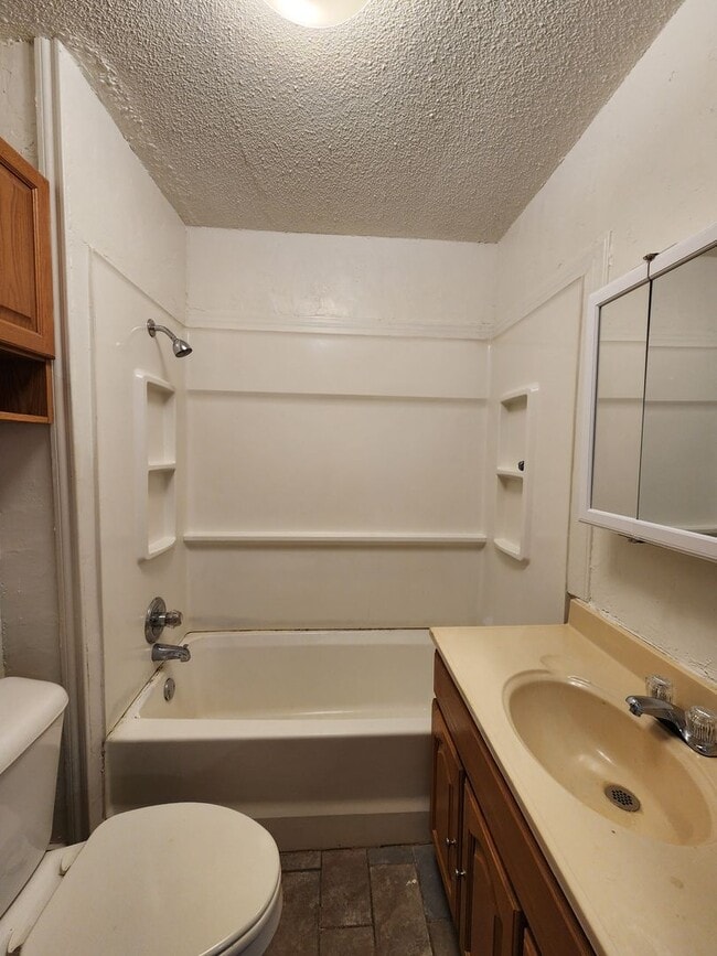 Building Photo - Cute 2 bed 1 bath house in Shawnee