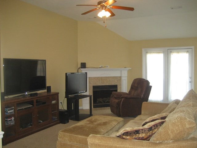 Building Photo - 2057 Lake Forest Dr