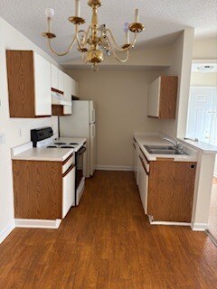 Building Photo - 2225 Huntingdon Dr