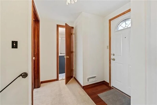 Building Photo - 149 Fairfax Rd