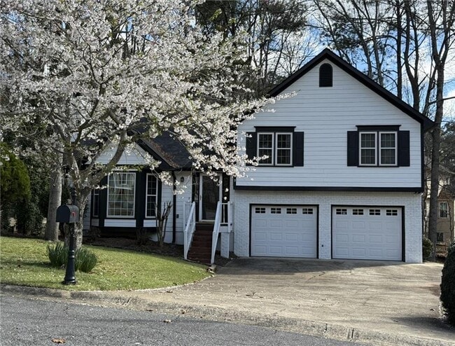 Building Photo - 718 Players Ct