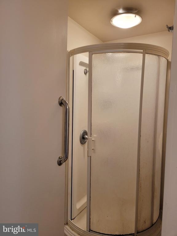 Building Photo - 308 Ash St