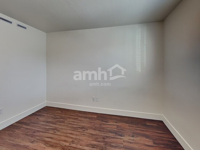 Building Photo - 4101 Keklik Ave