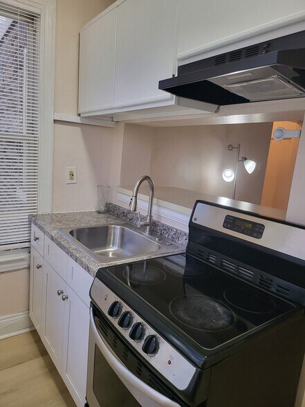 Building Photo - 119 E Mt Airy Ave