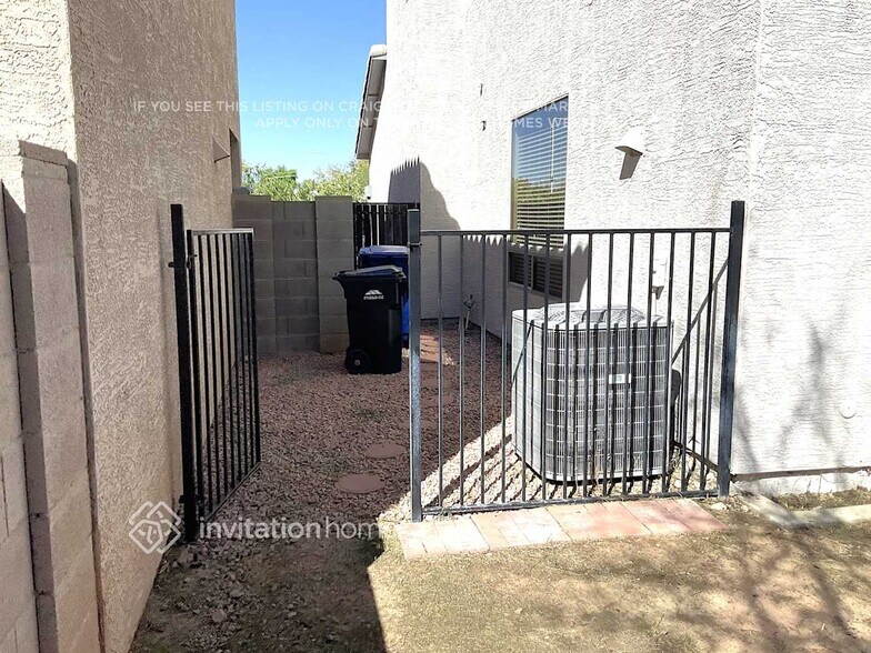 Building Photo - 2133 N 29th Pl