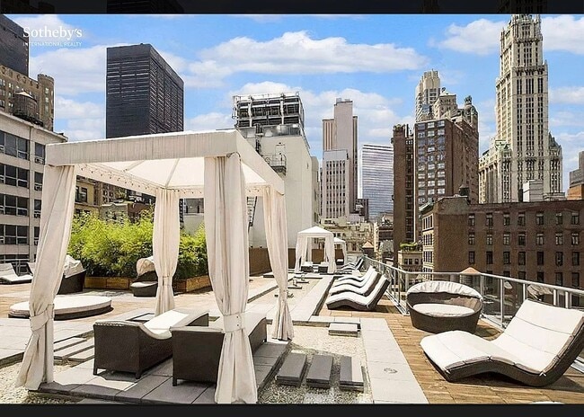 Building Photo - 111 Fulton St