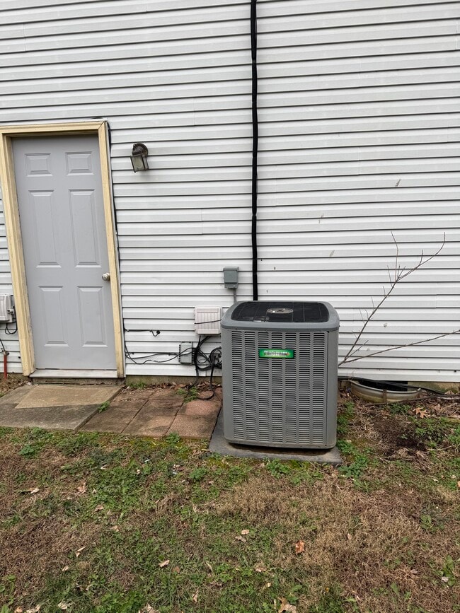 Building Photo - 1939 Meridian Dr